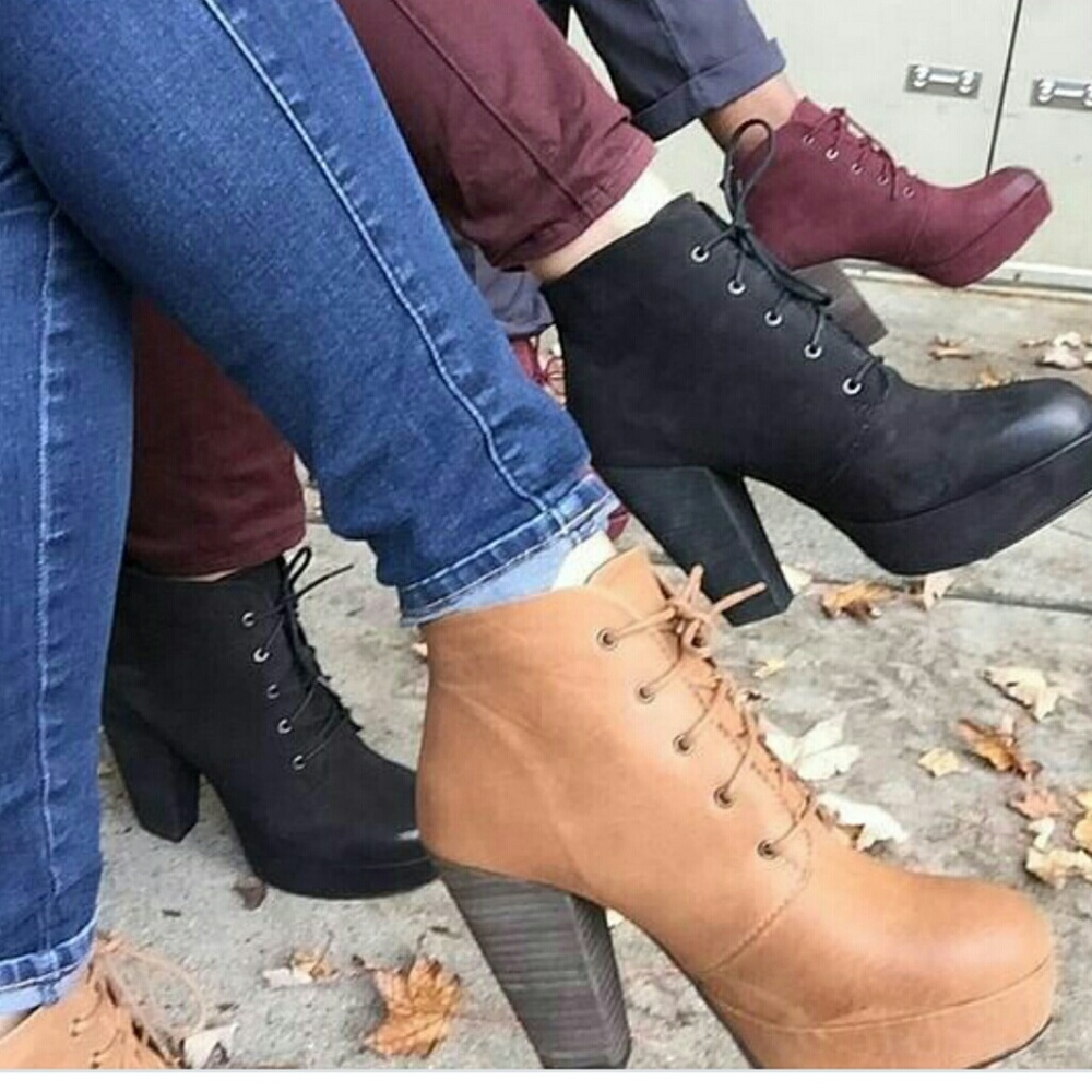 Steve Madden Raspy Platform Booties